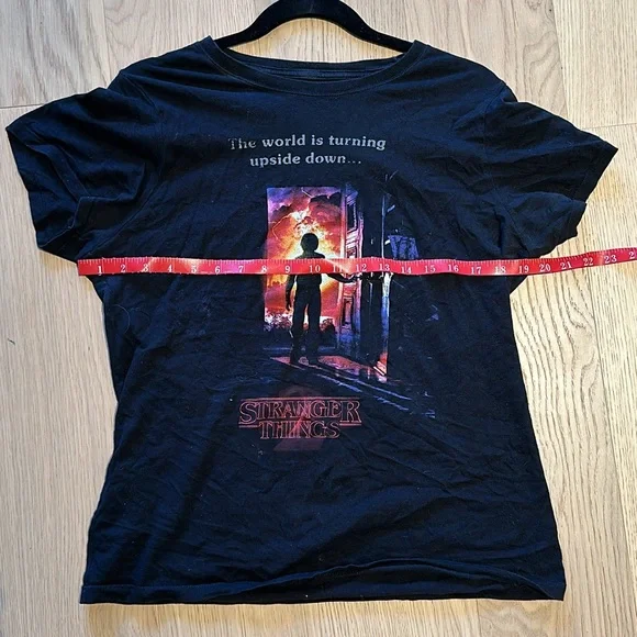 Stranger Things Tee - Picture 4 of 5